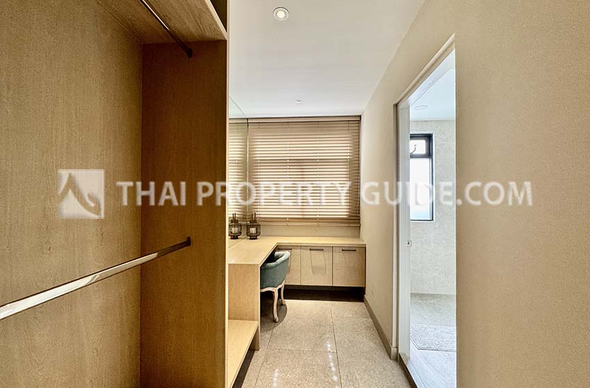 Apartment in Phaholyothin 